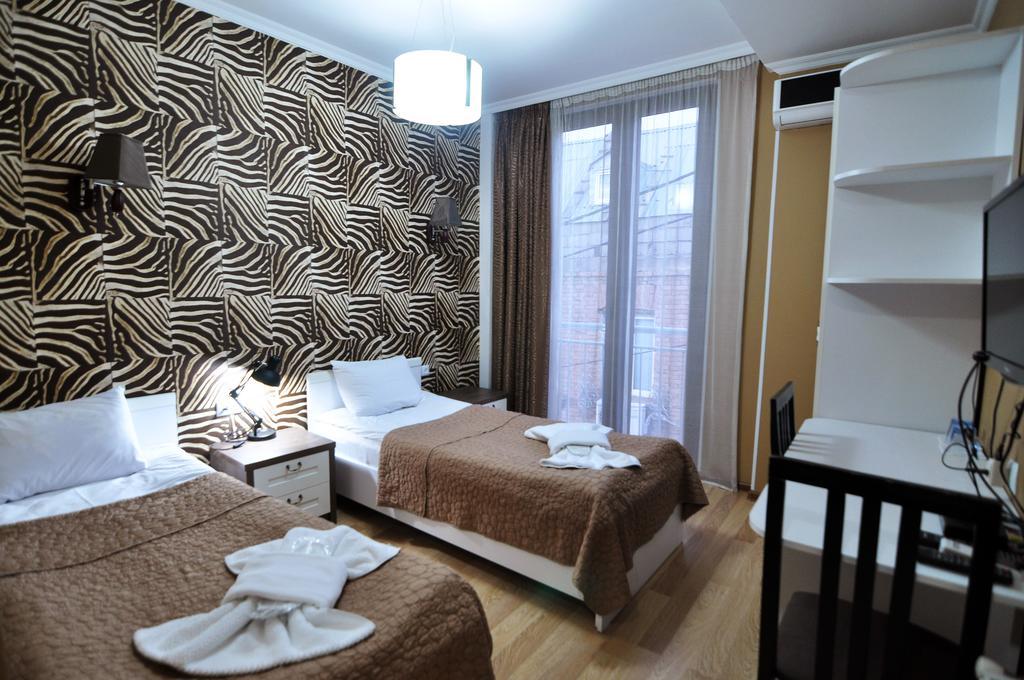 Renaissance Hotel Тбилиси Екстериор снимка