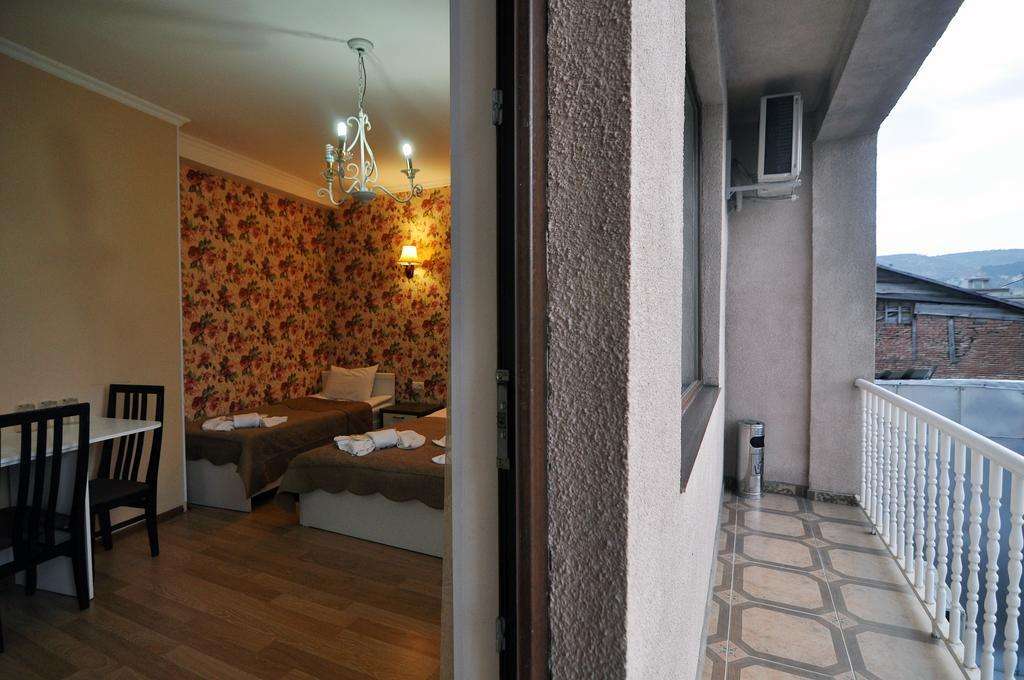 Renaissance Hotel Тбилиси Екстериор снимка