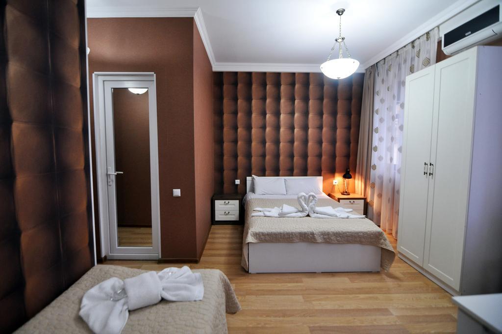 Renaissance Hotel Тбилиси Екстериор снимка